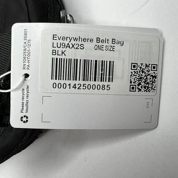 Lululemon Everywhere Belt Bag – Black Waist Crossbody Bag NWT - Picture 4 of 4